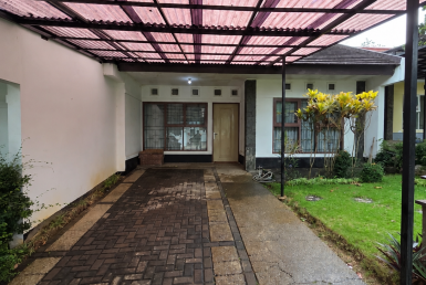 Rumah 4 Lantai Downslope di Resort Dago Pakar